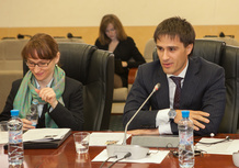Президент Фонда развития демократии Лилия Щеглова и Член Совета Федерации РФ Руслан Гаттаров