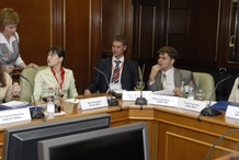 Перед началом встречи с Председателем Совета Федерации Федерального Собрания Российской Федерации С.М. Мироновым